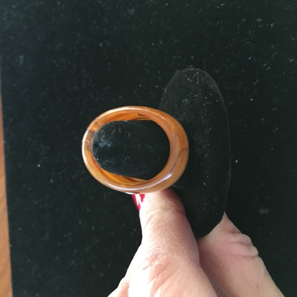 Funky plastic ring - Picture 2 of 5